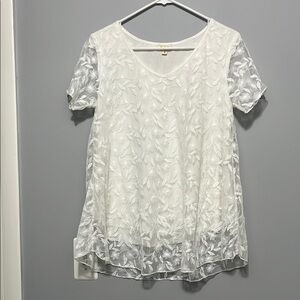 NEW POL Elegant White Floral Lace Top